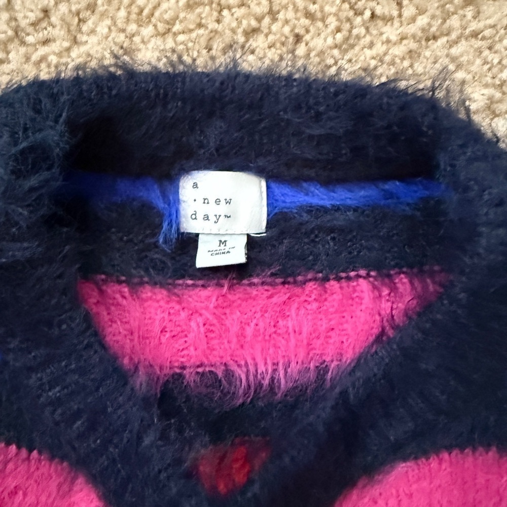 A new day sweater - Picture 6 of 7
